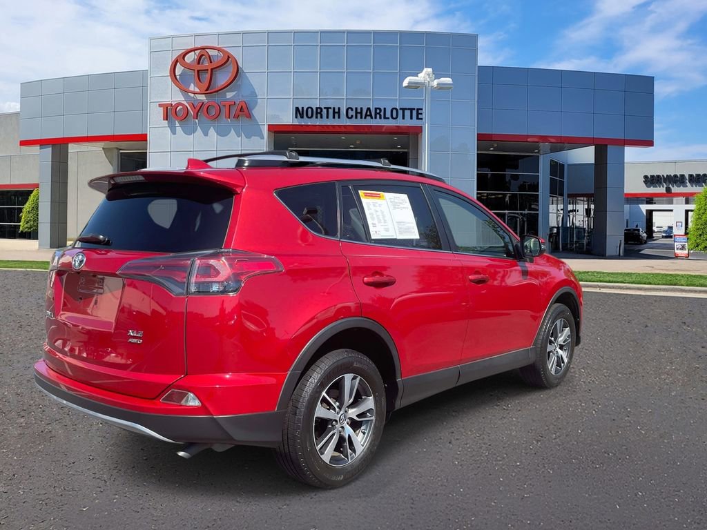 Used 2017 Toyota RAV4 XLE AWD/4WD image 7