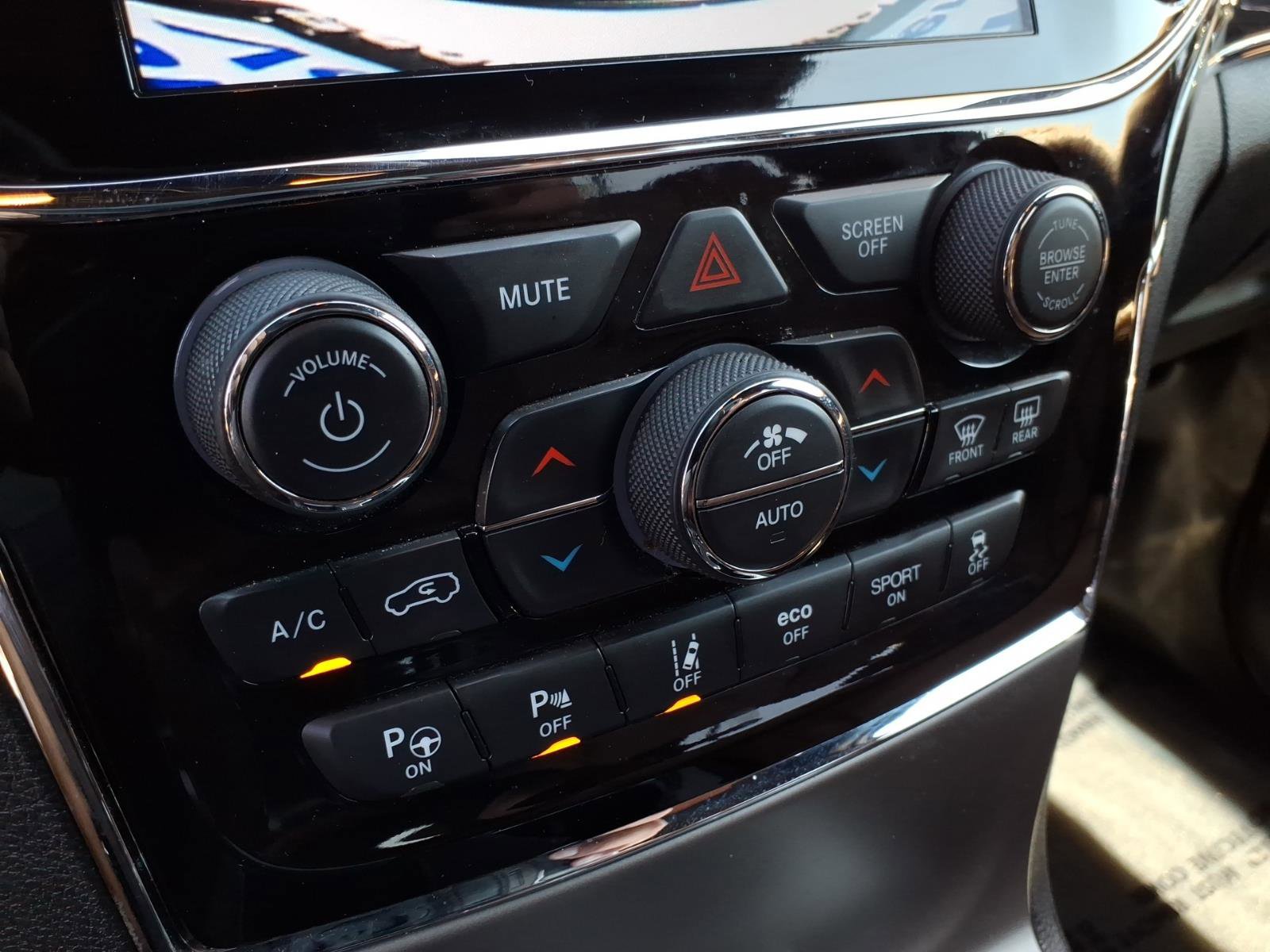 Used 2020 Jeep Grand Cherokee Overland image 31