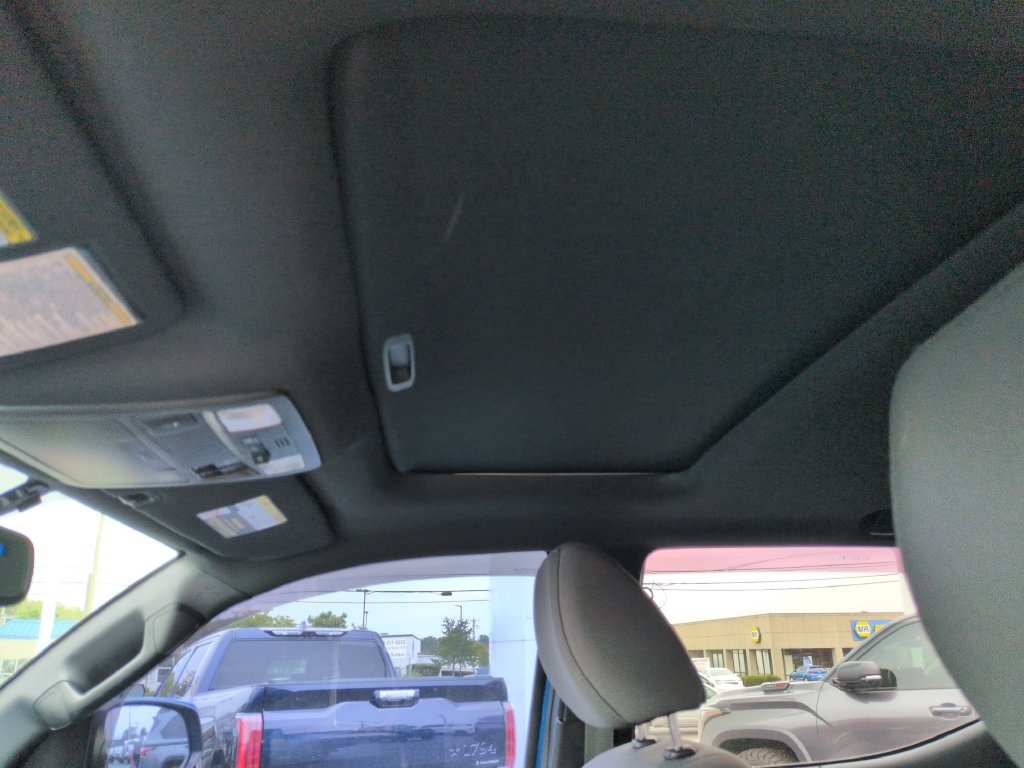 Used 2017 Toyota Tacoma TRD Sport AWD/4WD image 21