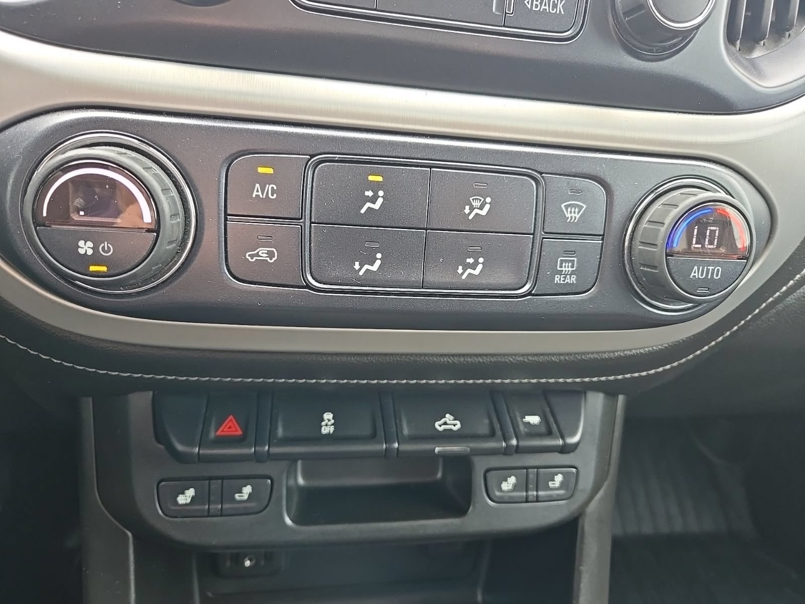 Used 2020 GMC Canyon SLE w/ Elevation Edition AWD/4WD image 25