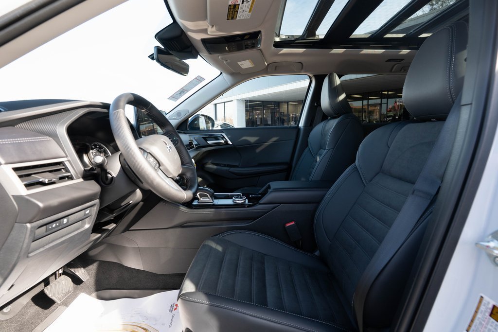 New 2026 Mitsubishi Outlander LE AWD/4WD image 17
