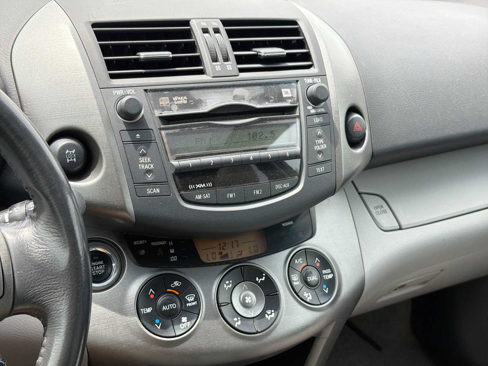 Used 2010 Toyota RAV4 Limited AWD/4WD image 23