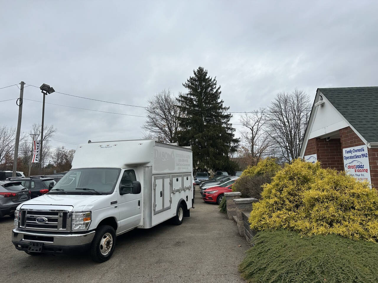 Used 2016 Ford E-350 and Econoline 350 Super Duty w/ Power Windows & Locks Group RWD image 1
