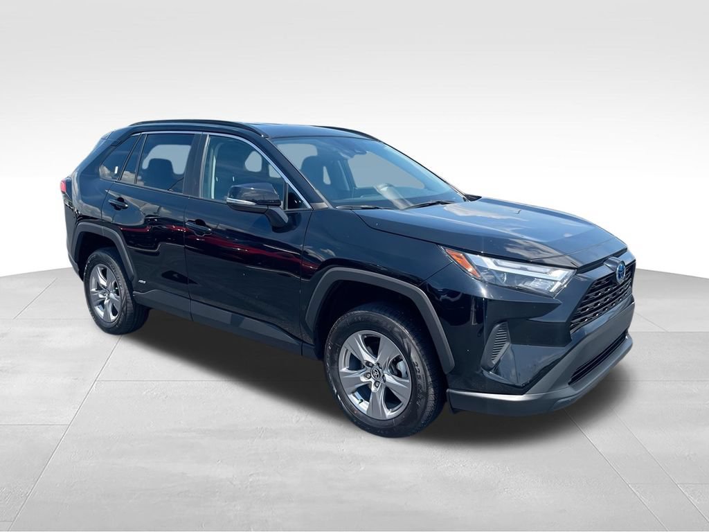 Used 2024 Toyota RAV4 LE AWD/4WD image 2