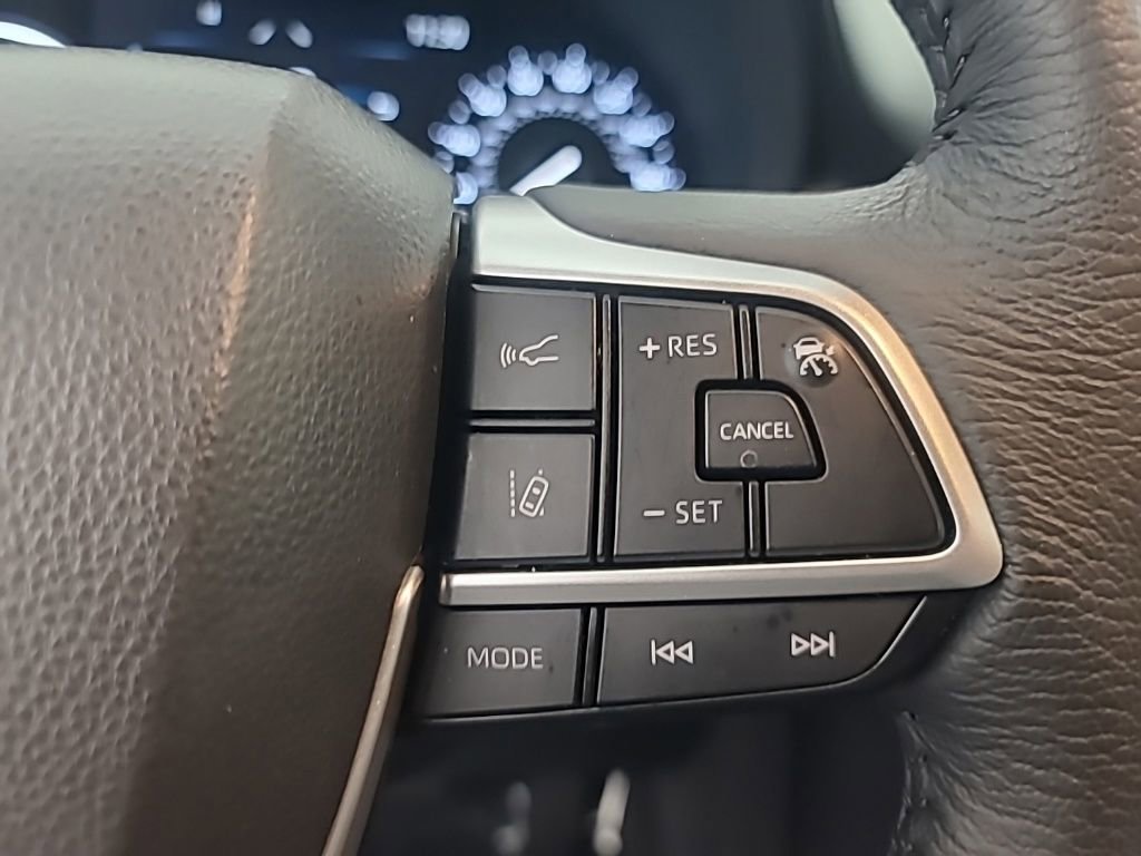 Used 2026 Toyota Sienna XLE image 35