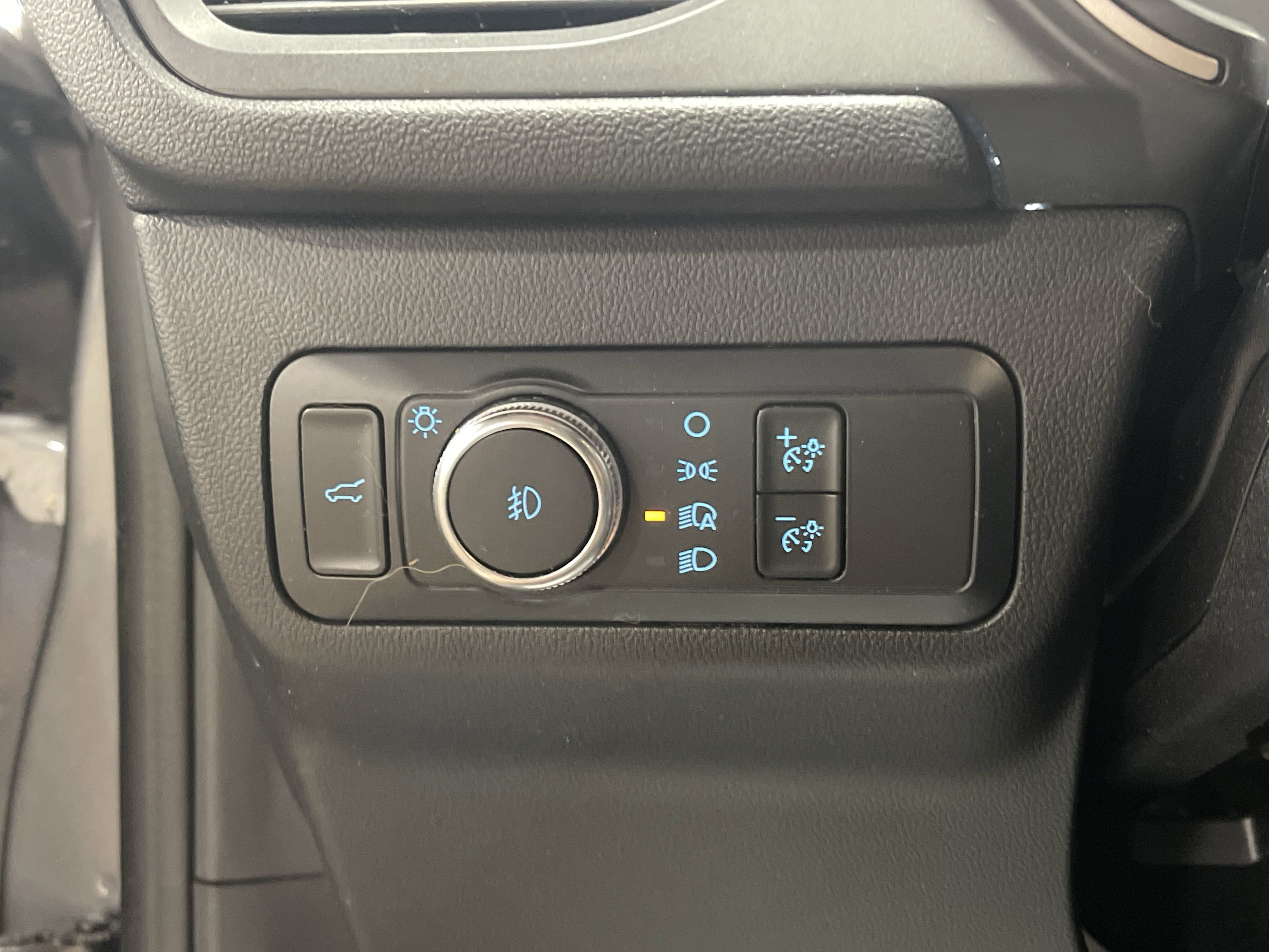 Used 2022 Ford Escape SEL image 19