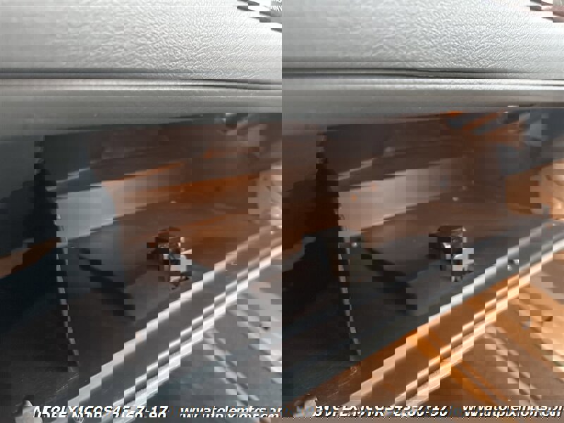 Used 2004 Ford Crown Victoria LX RWD image 22