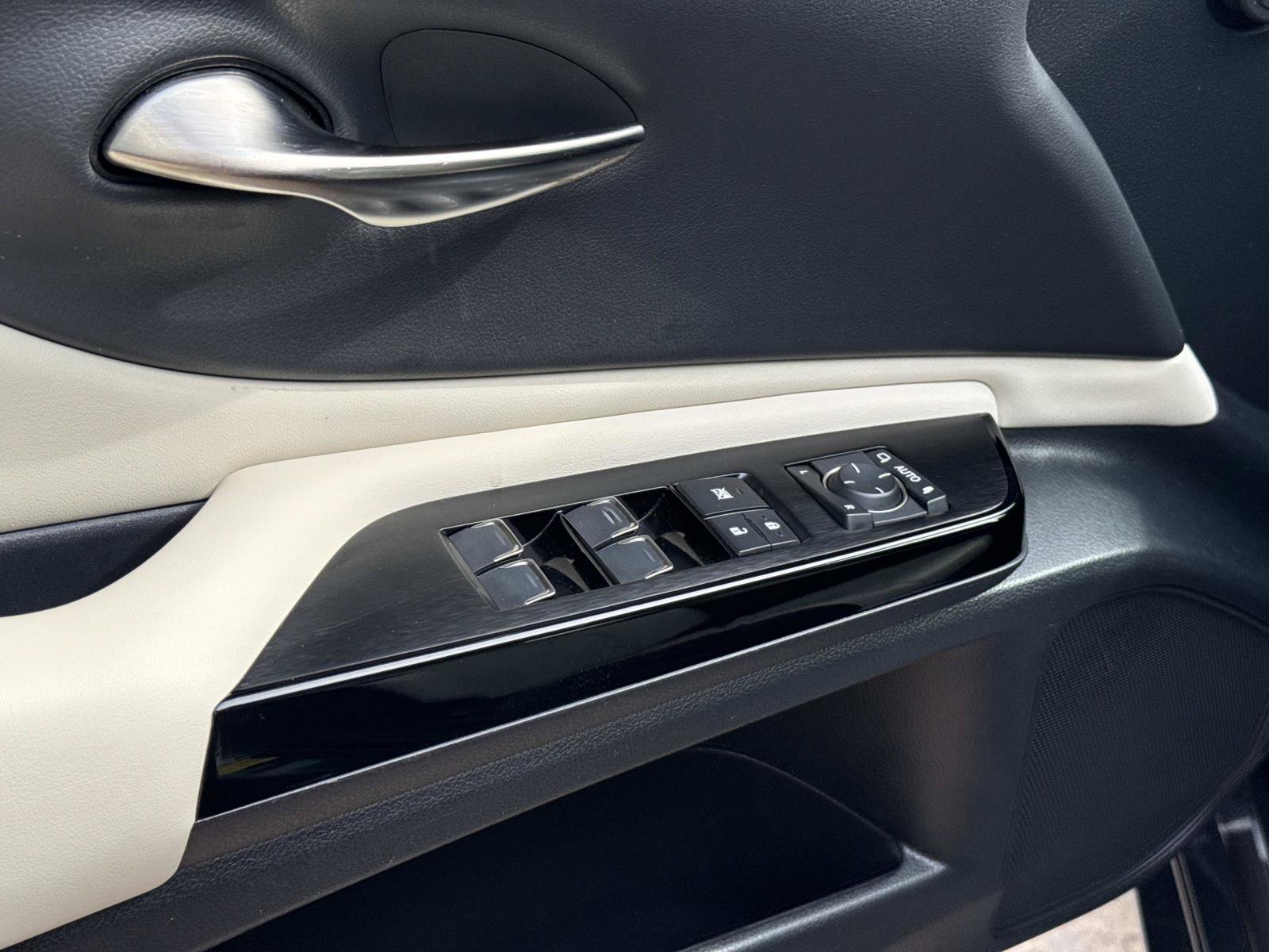 Certified 2024 Lexus ES 350 w/ Premium Package FWD image 12