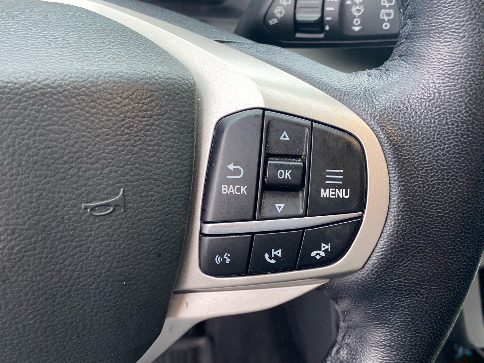 Used 2021 Ford Explorer XLT AWD/4WD image 18