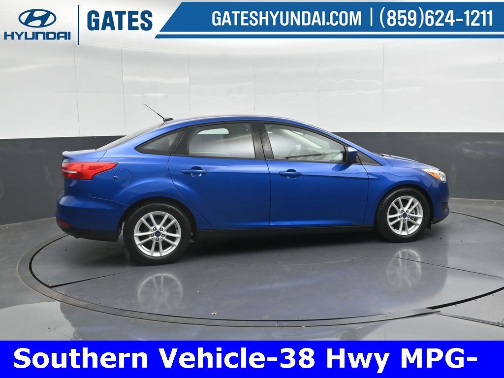Used 2018 Ford Focus SE image 3