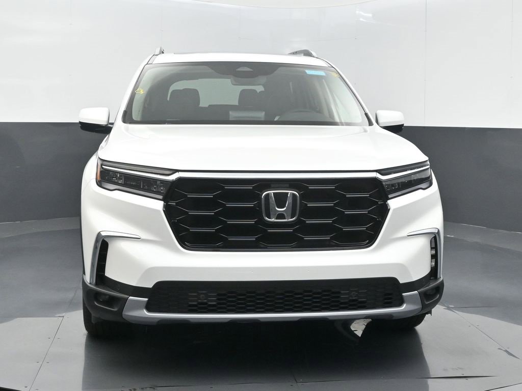 New 2025 Honda Pilot Touring image 4
