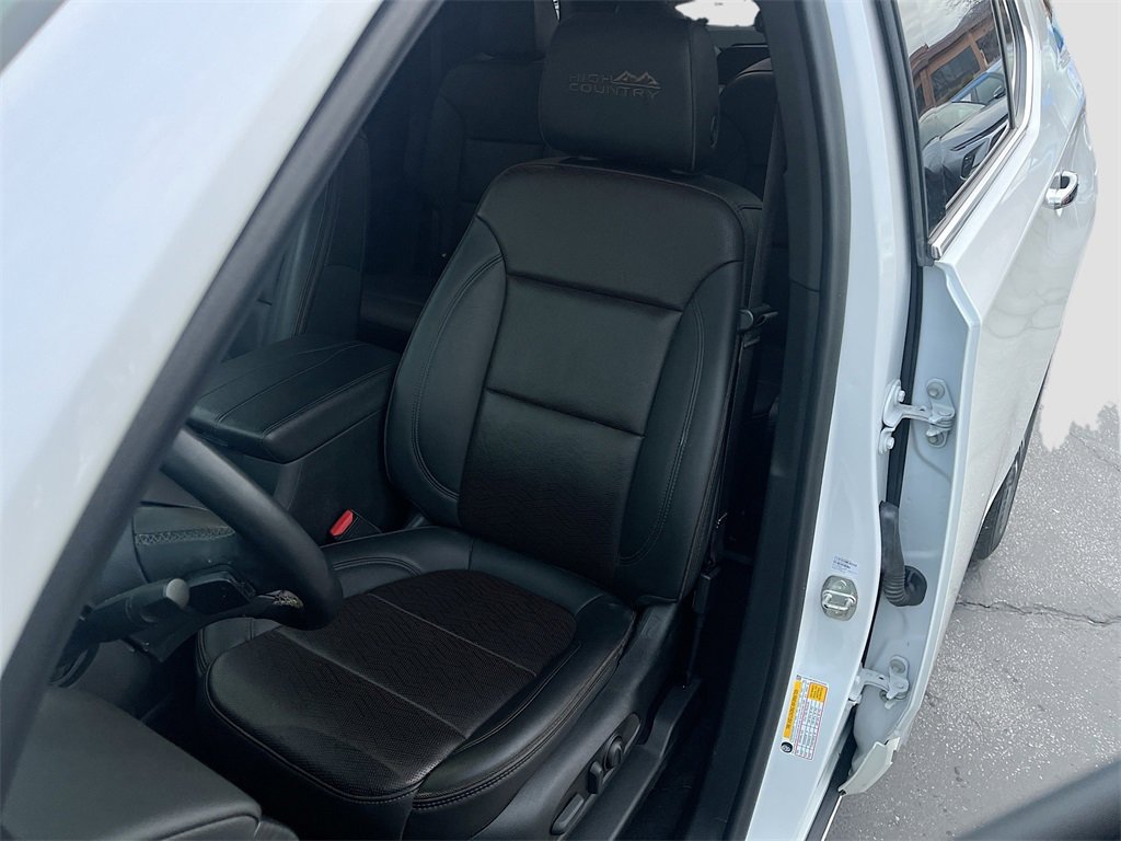 Used 2023 Chevrolet Traverse High Country image 20