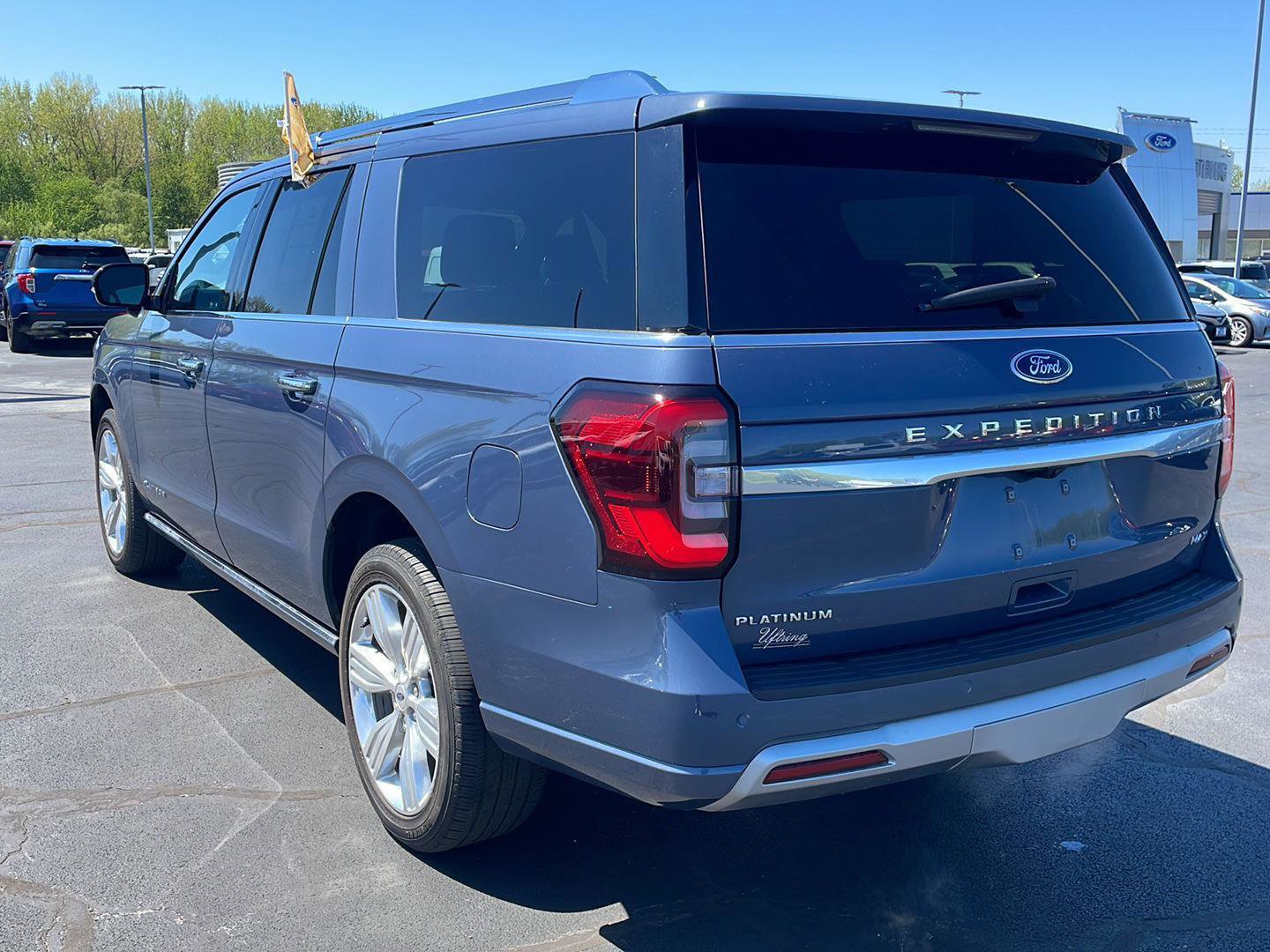 Used 2023 Ford Expedition Max Platinum image 3