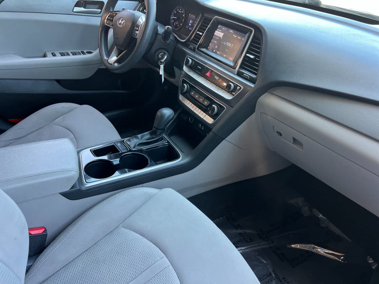 Used 2018 Hyundai Sonata SE FWD image 16