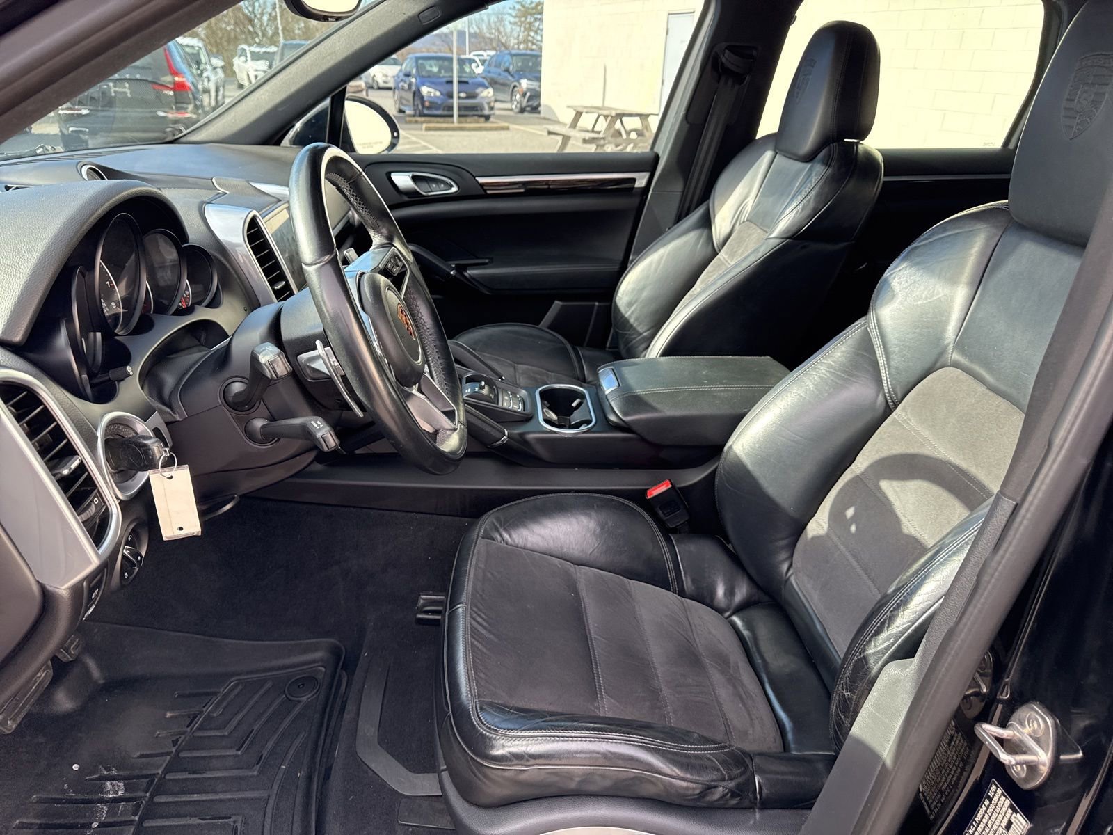 Used 2017 Porsche Cayenne image 22