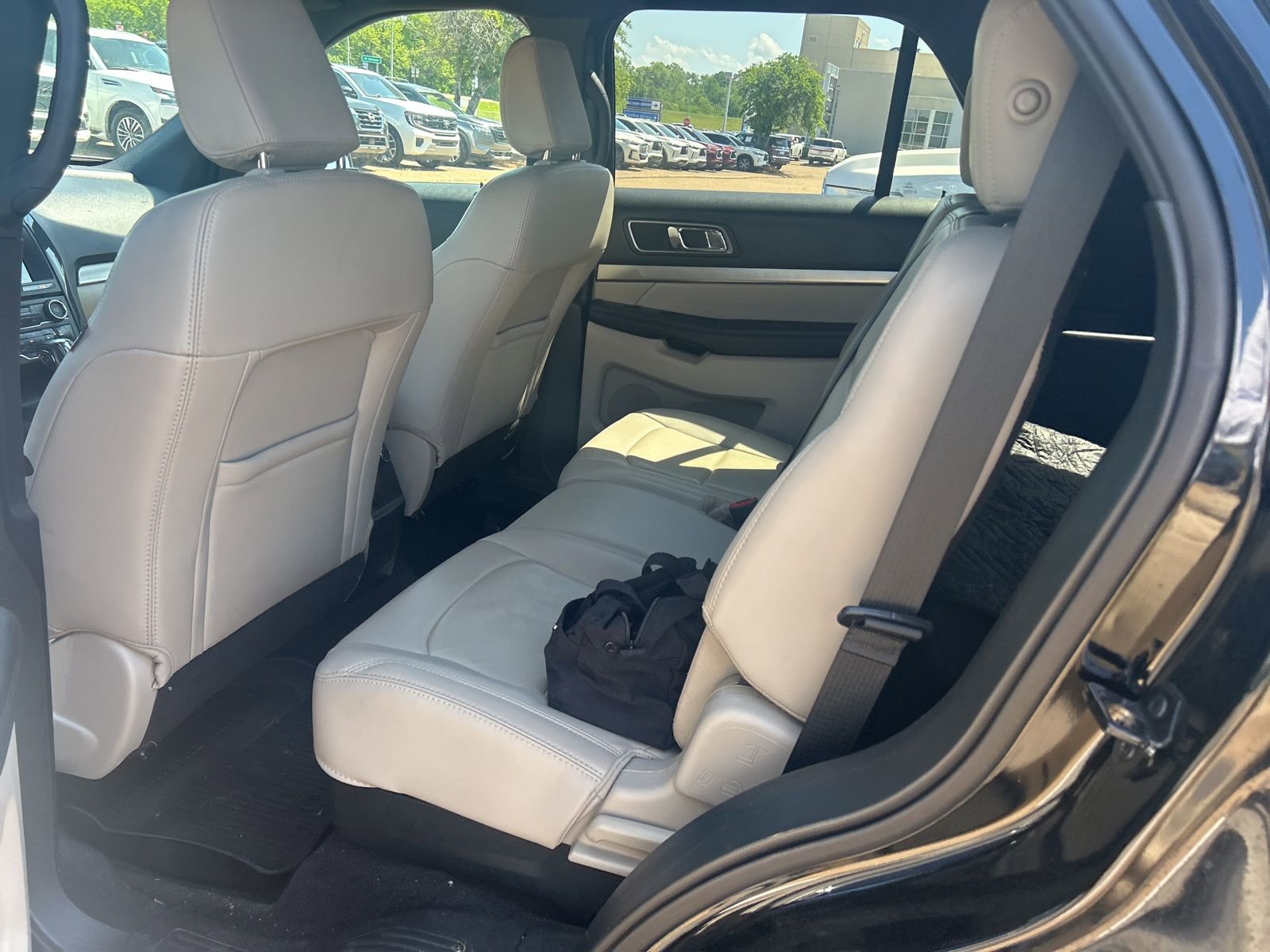 Used 2018 Ford Explorer XLT w/ Equipment Group 202A image 25
