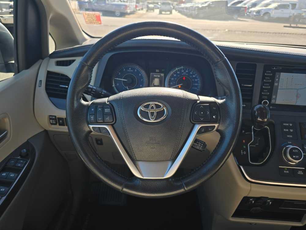 Used 2019 Toyota Sienna XLE w/ XLE Navigation Package AWD/4WD image 11