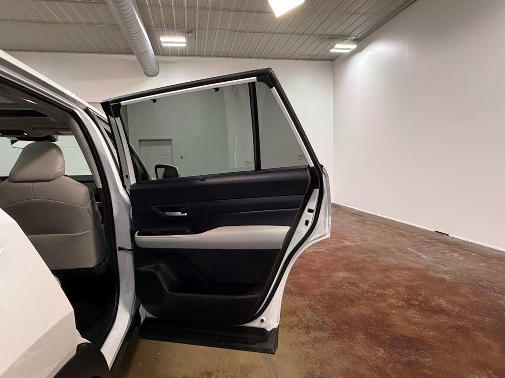 Used 2024 Toyota Grand Highlander AWD image 62