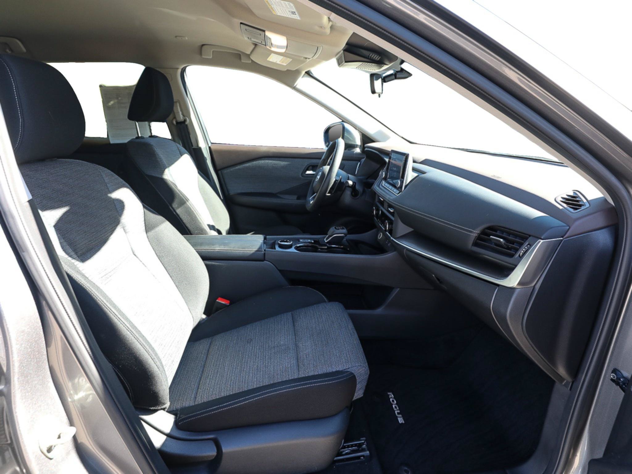 Used 2023 Nissan Rogue SV AWD/4WD image 21