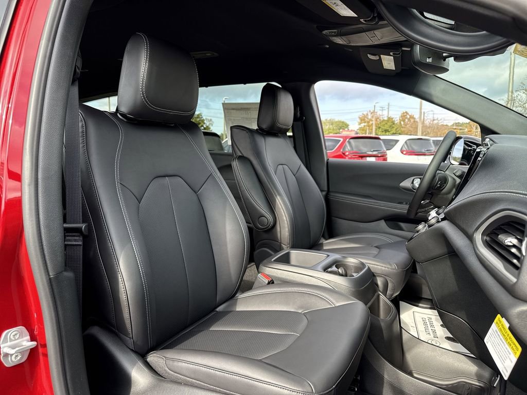 New 2026 Chrysler Pacifica Select image 28