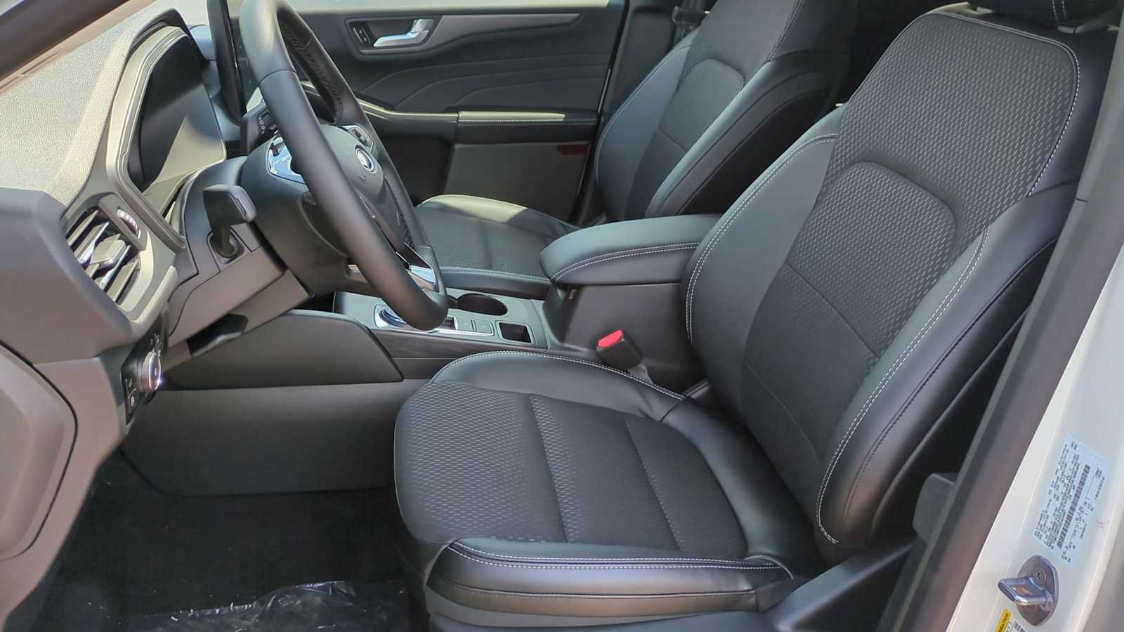 New 2025 Ford Escape SE FWD image 13