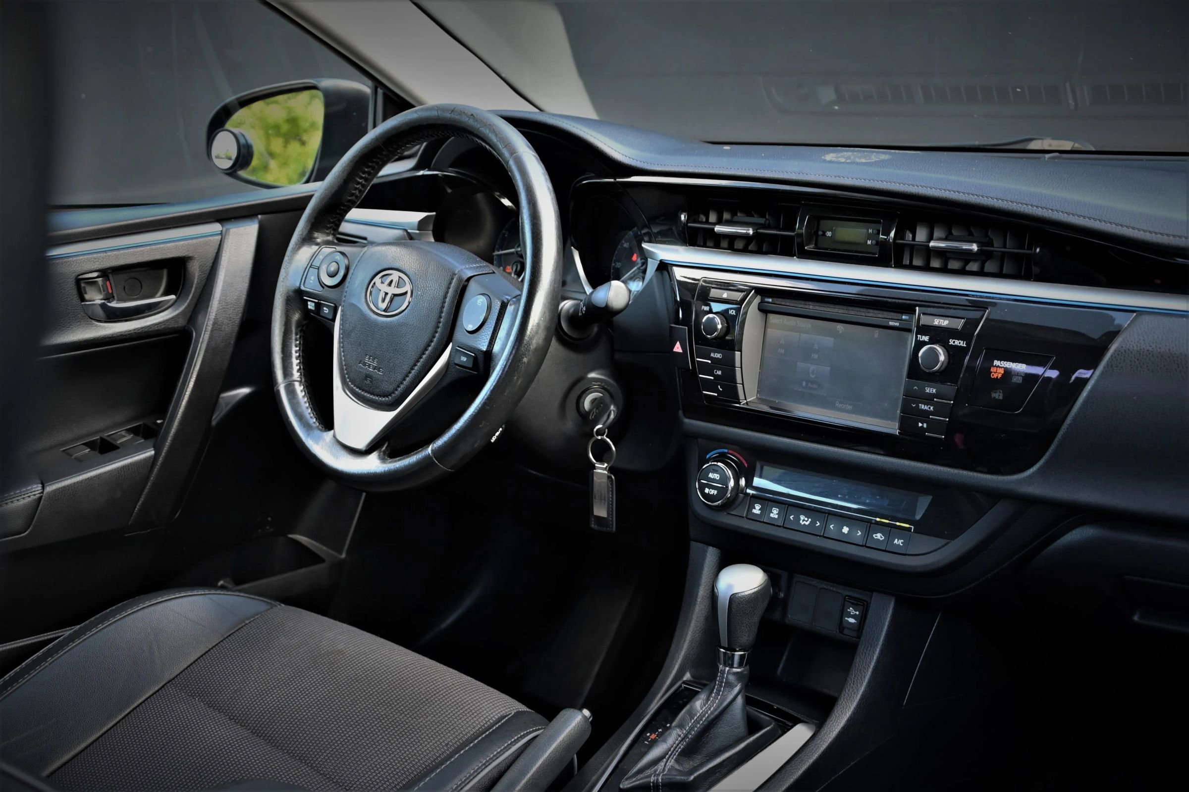 Used 2015 Toyota Corolla S FWD image 12
