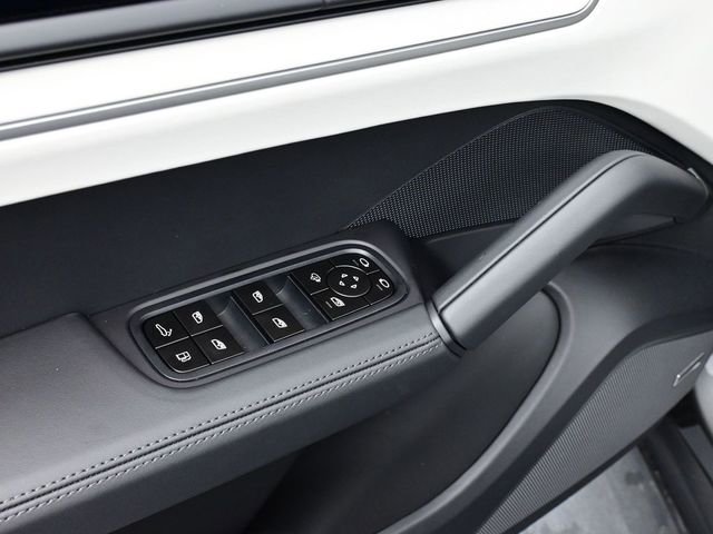 New 2026 Porsche Cayenne S image 9