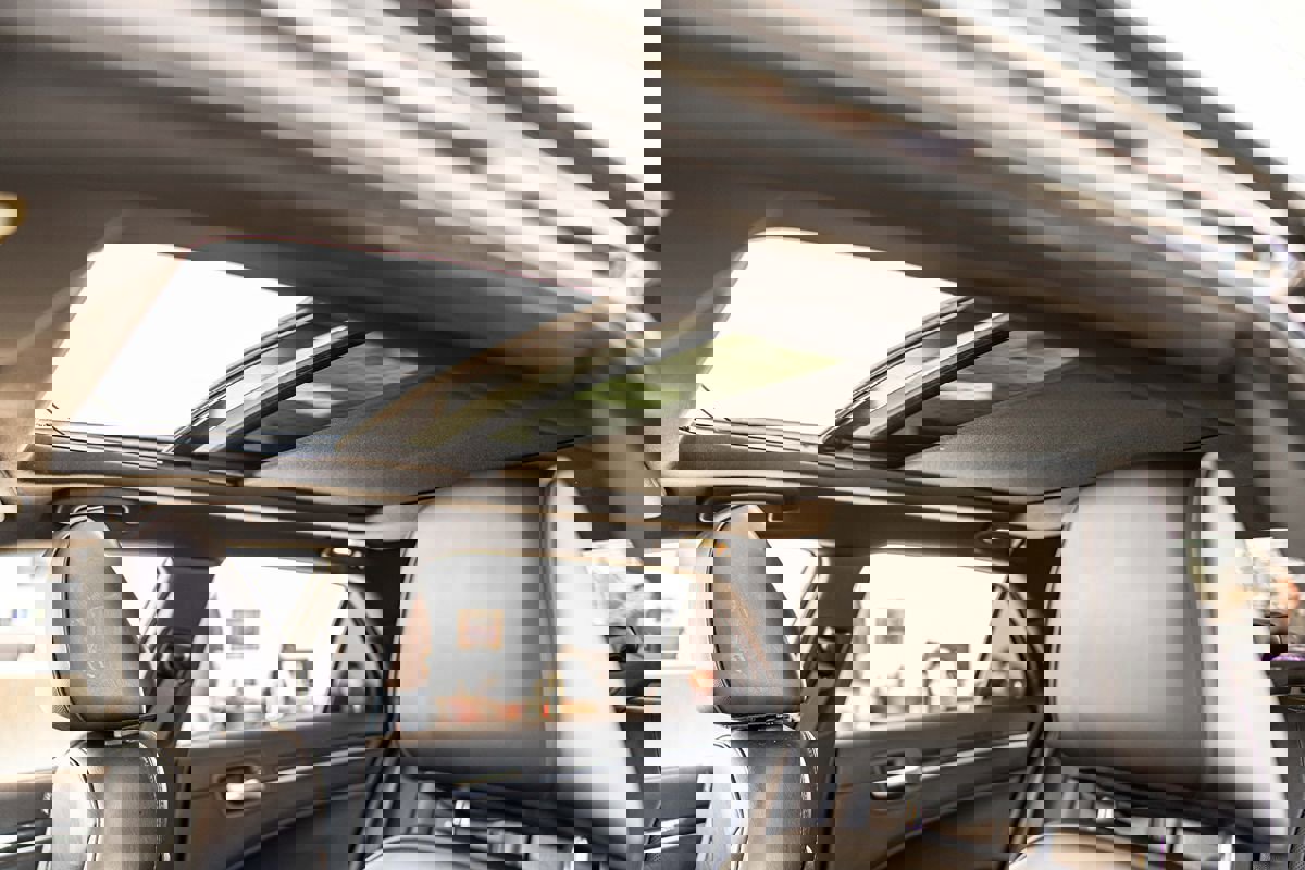 Used 2012 Chrysler 300 C w/ 19-Premium Speaker Group AWD/4WD image 17