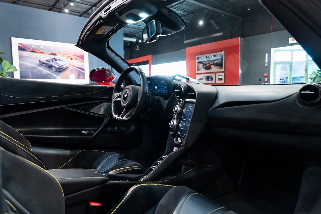Used 2022 McLaren 720S Spider image 28