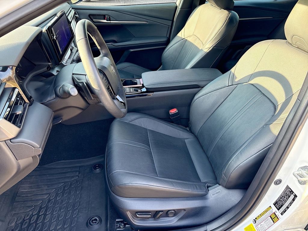 Used 2025 Toyota Camry XSE image 12