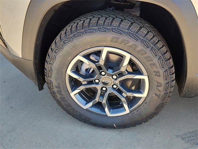 New 2026 Chevrolet Equinox ACTIV image 7