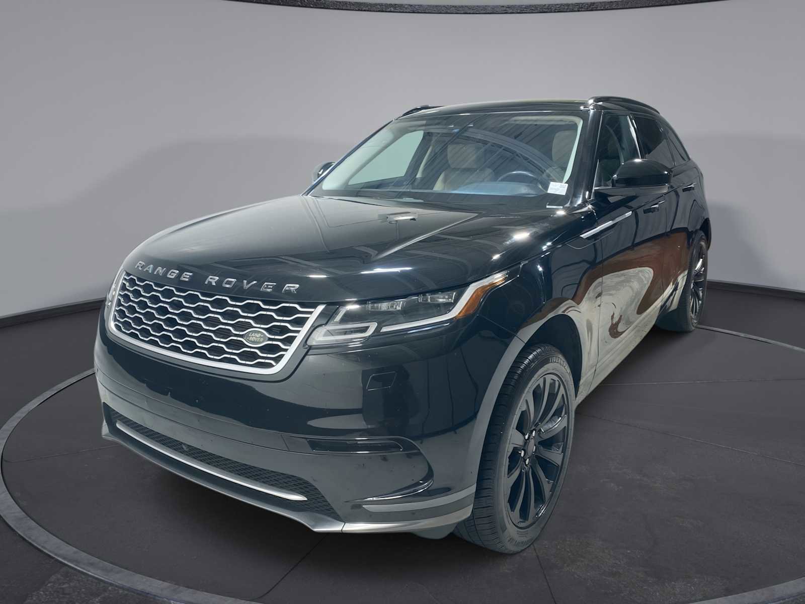 Used 2018 Land Rover Range Rover Velar S image 1