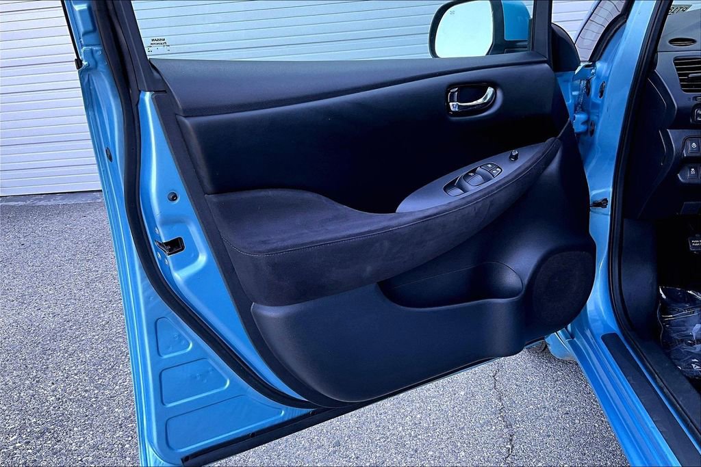 Used 2015 Nissan Leaf S w/ Charge Package FWD image 20