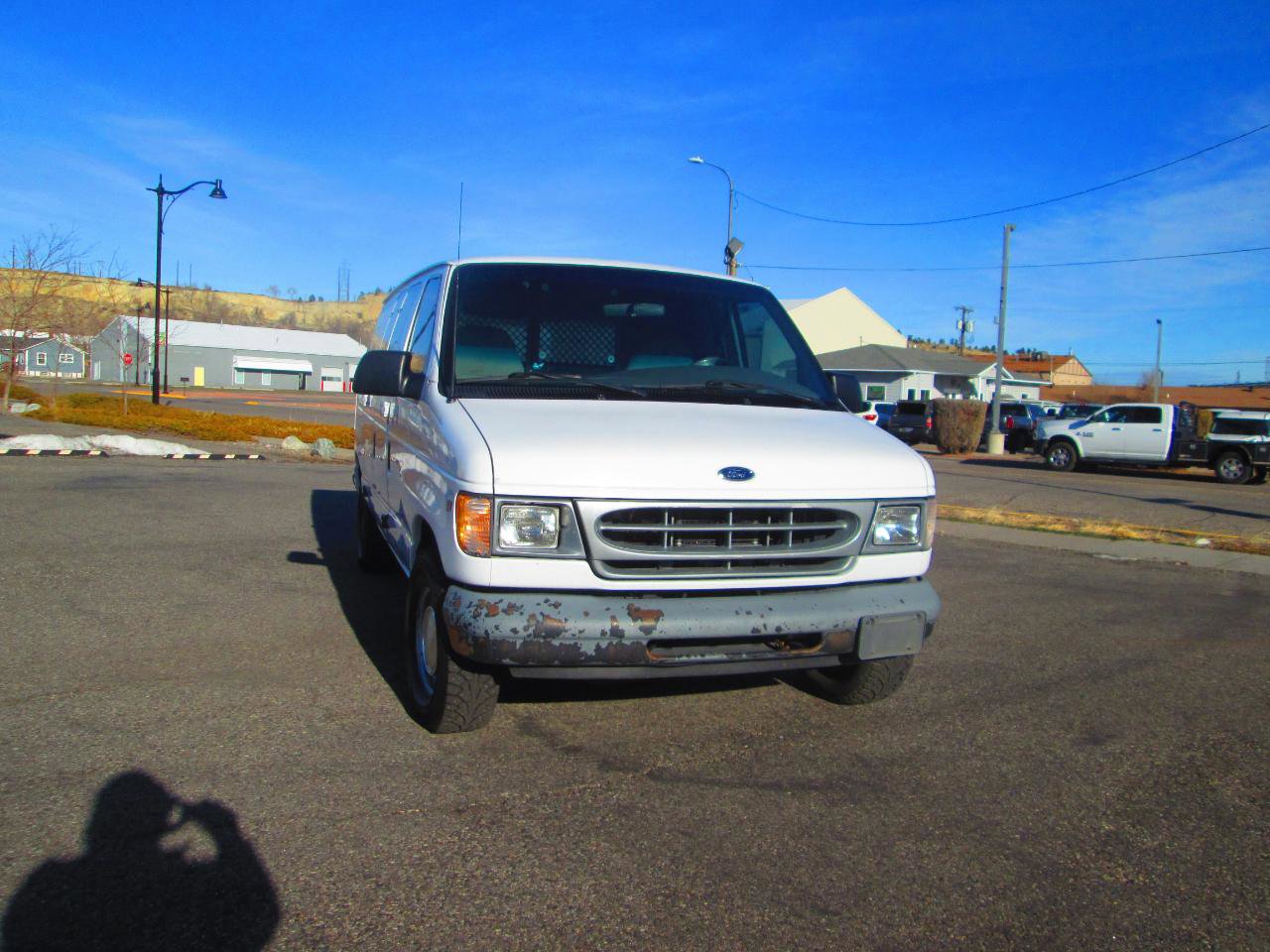 Used 2000 Ford E-150 and Econoline 150 RWD image 3