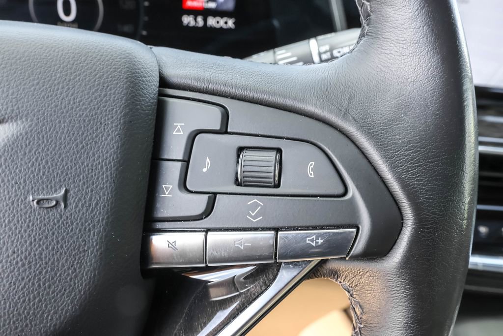 Used 2023 Cadillac Escalade Premium Luxury AWD/4WD image 25