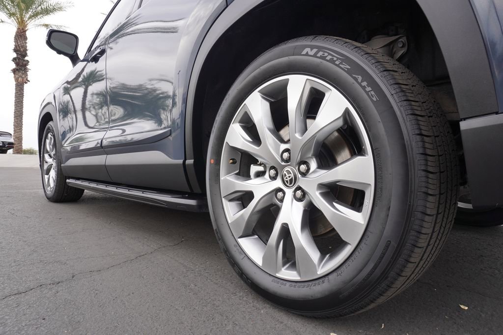 Used 2025 Toyota Grand Highlander FWD image 6