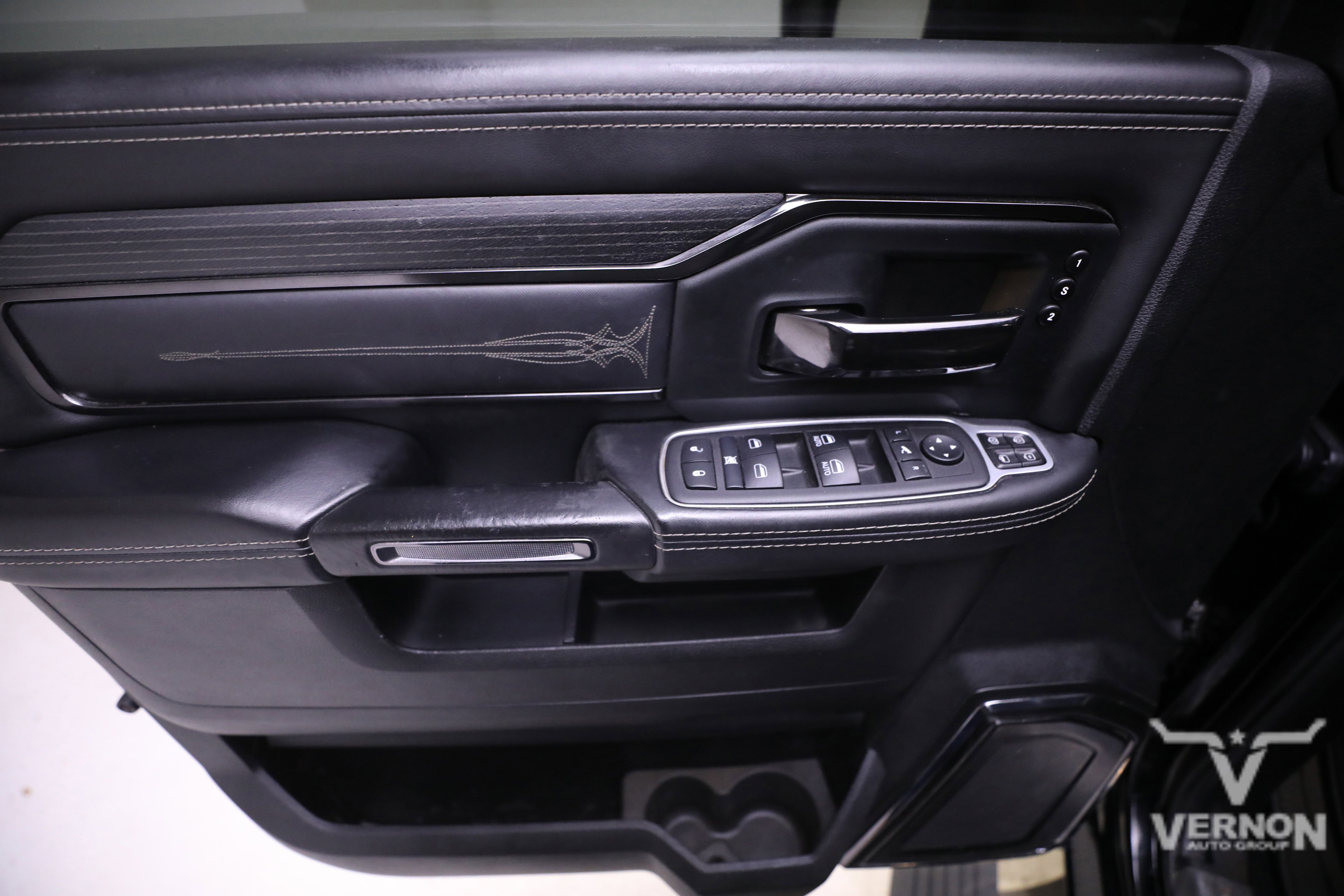 Used 2024 RAM 3500 Limited image 18