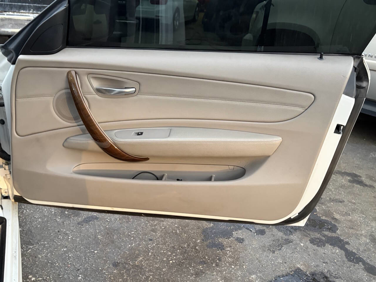 Used 2011 BMW 128i Convertible image 7
