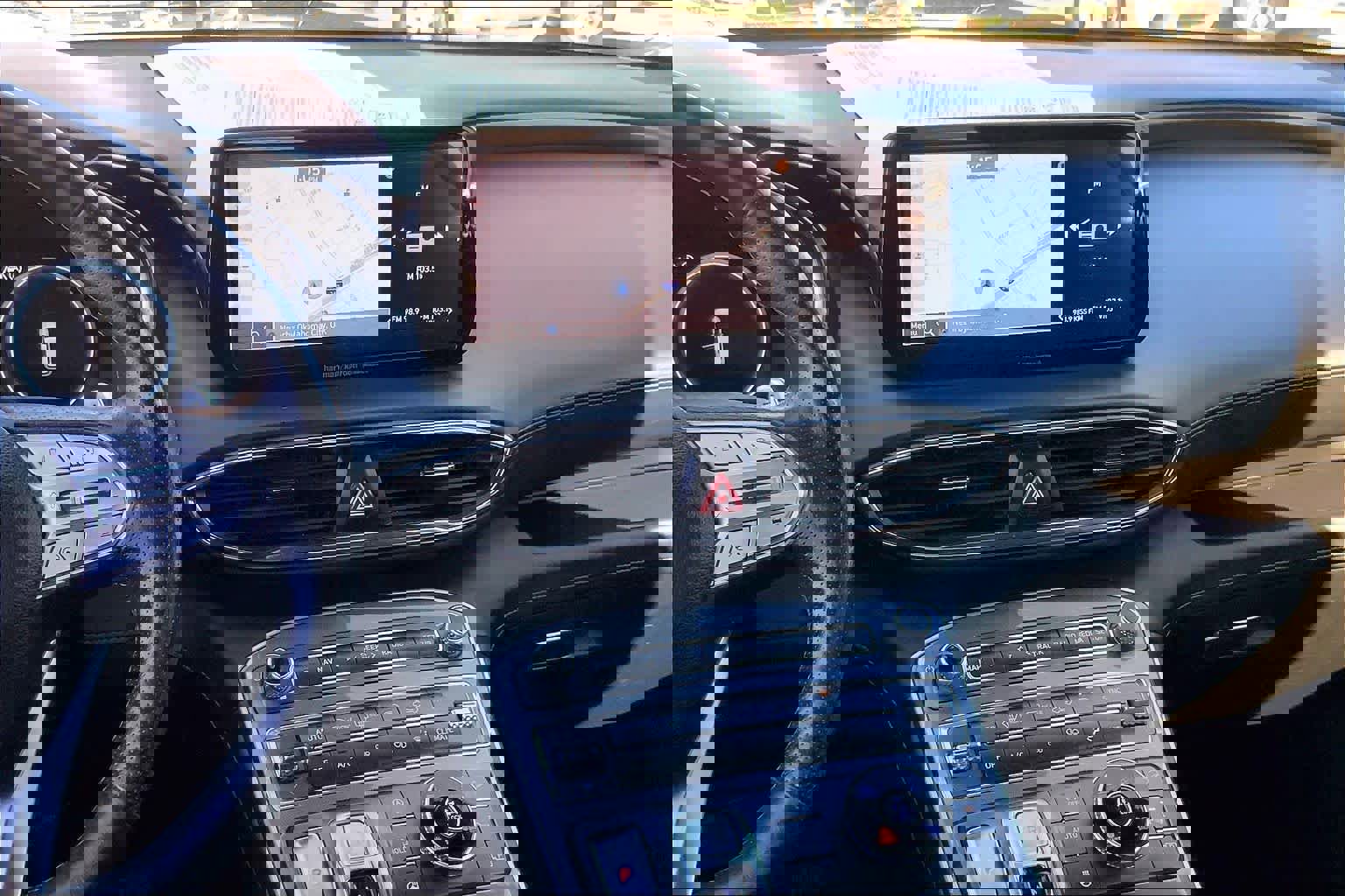 Used 2023 Hyundai Santa Fe Calligraphy w/ Cargo Package image 6