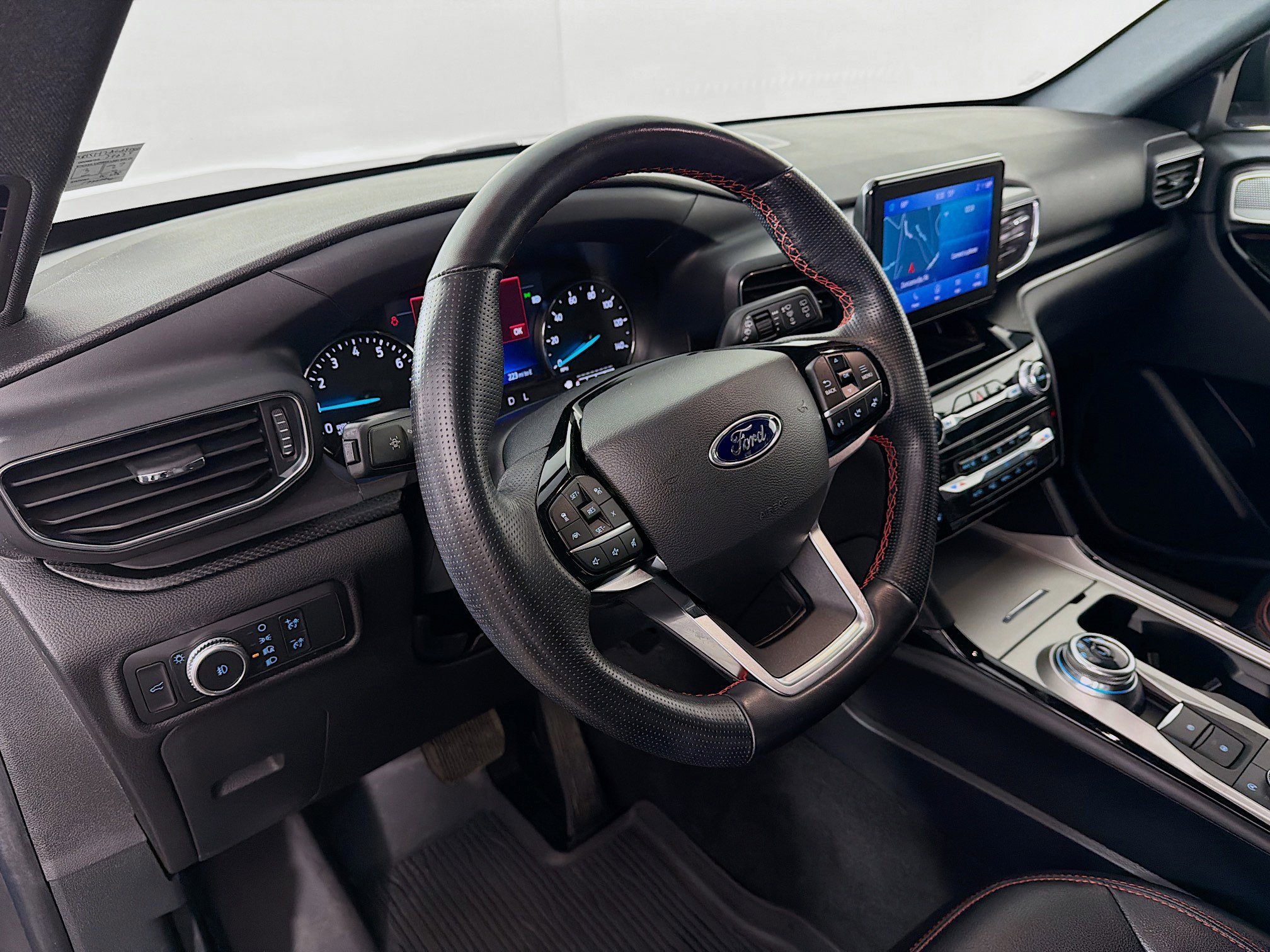 Used 2022 Ford Explorer ST-Line image 10