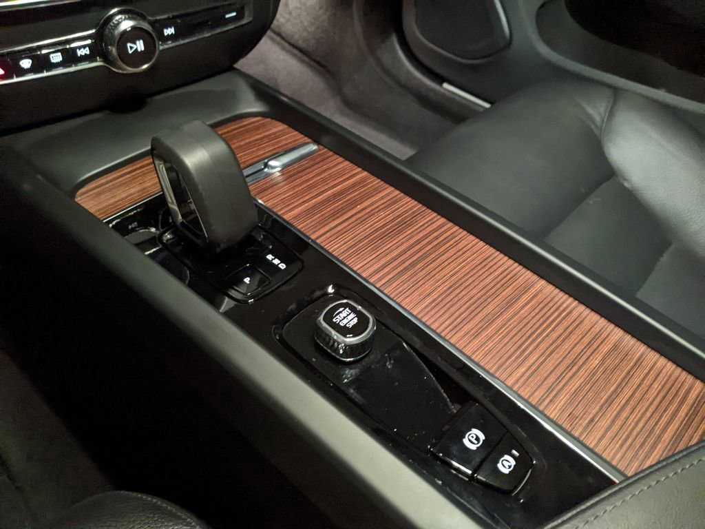 Certified 2024 Volvo V60 B5 Cross Country Plus image 19