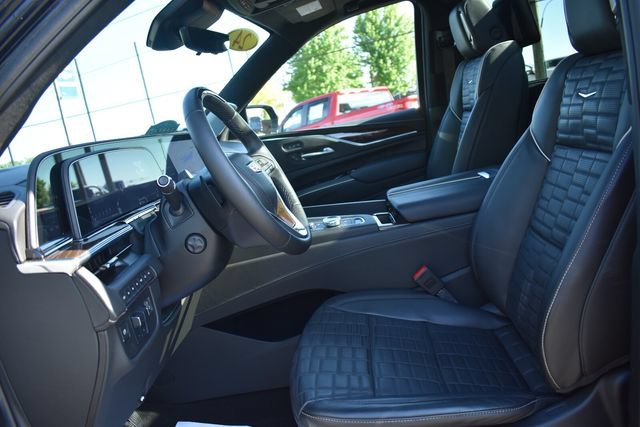 Certified 2024 Cadillac Escalade Sport Platinum w/ Heavy-Duty Trailer Package AWD/4WD image 31
