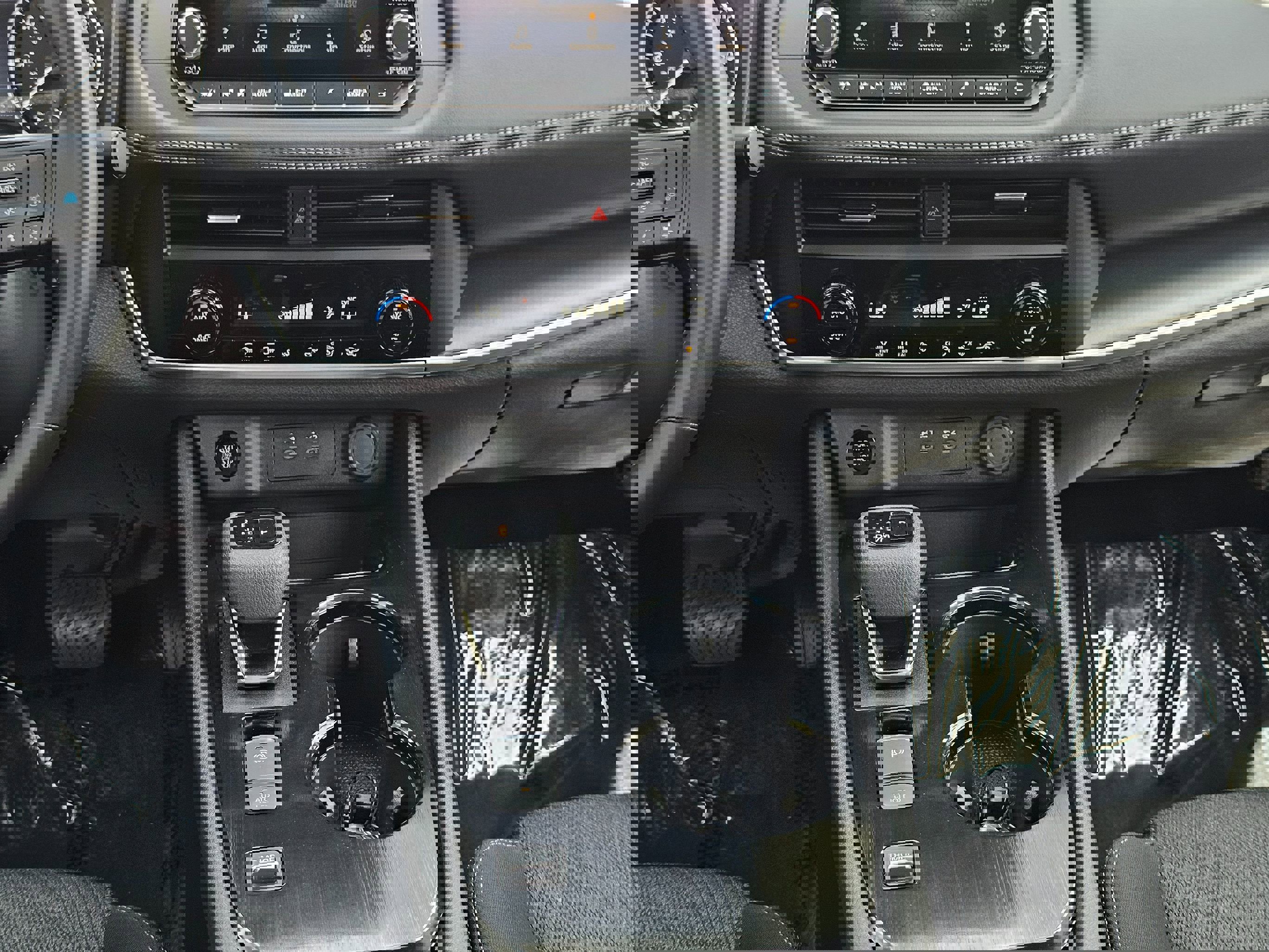 Used 2025 Nissan Rogue SV image 23