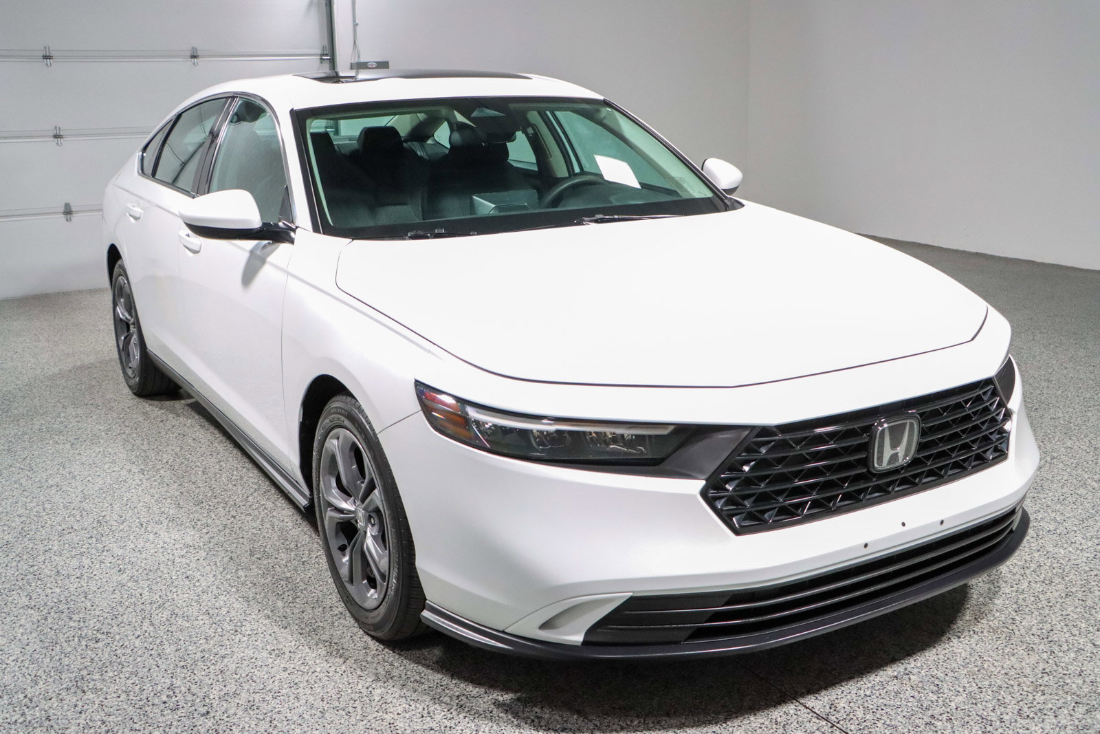 Used 2023 Honda Accord EX image 5