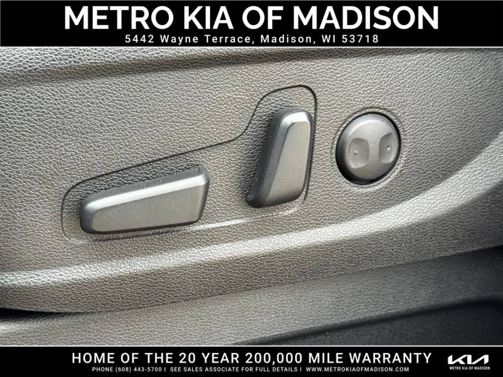 Used 2023 Kia Telluride S AWD/4WD image 14