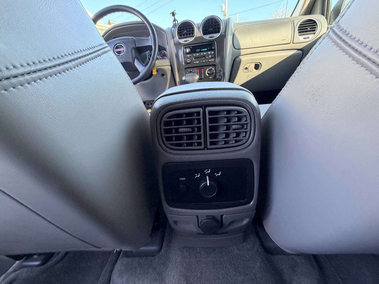 Used 2005 GMC Envoy XUV SLE w/ Sle Preferred Equipment Group AWD/4WD image 40