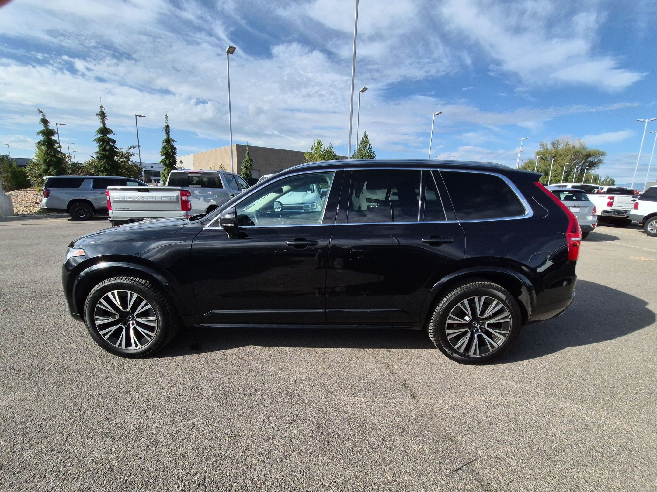 Used 2020 Volvo XC90 T6 Momentum w/ Protection Package Premier AWD/4WD image 7