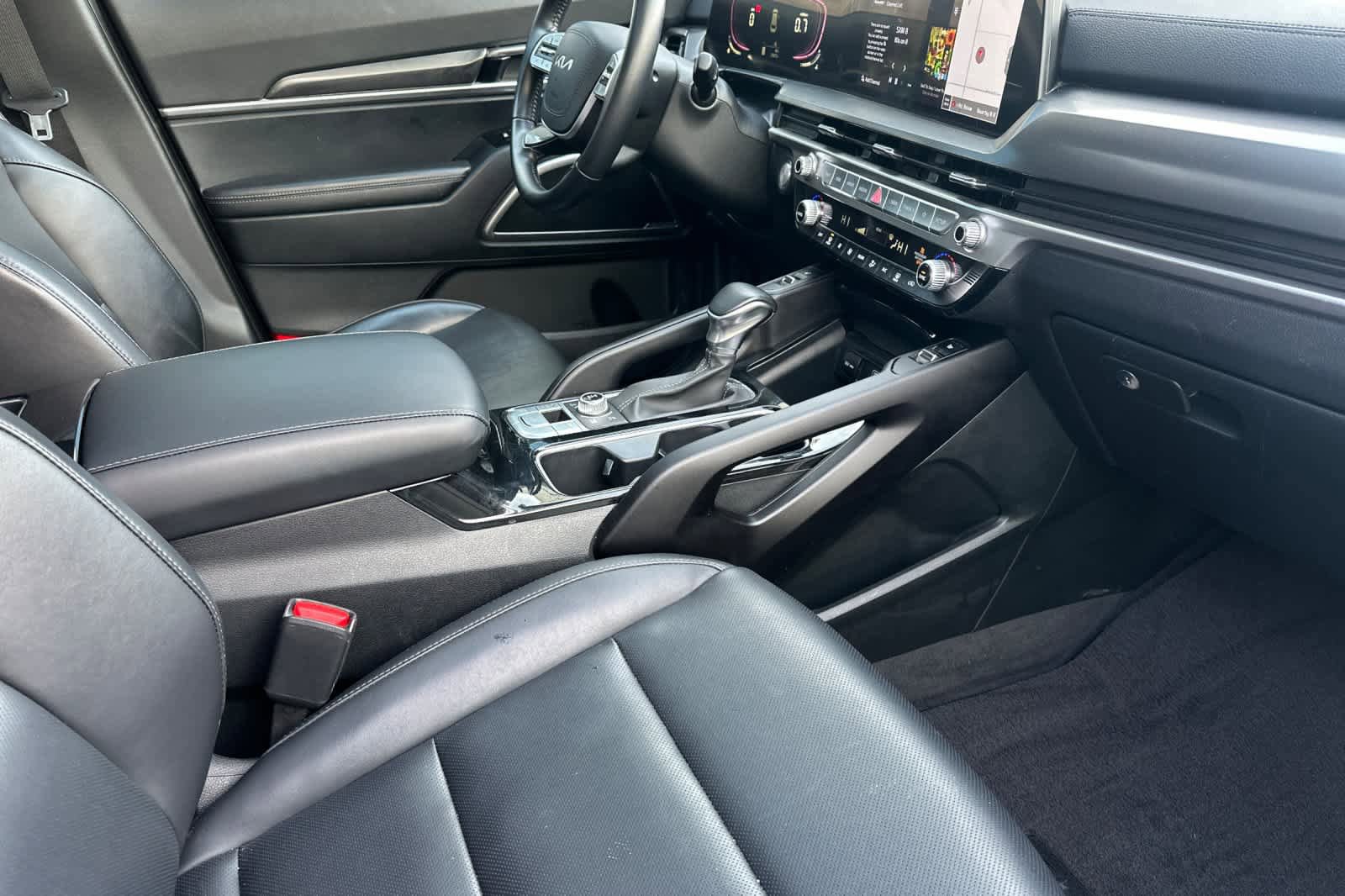 Used 2025 Kia Telluride S image 17