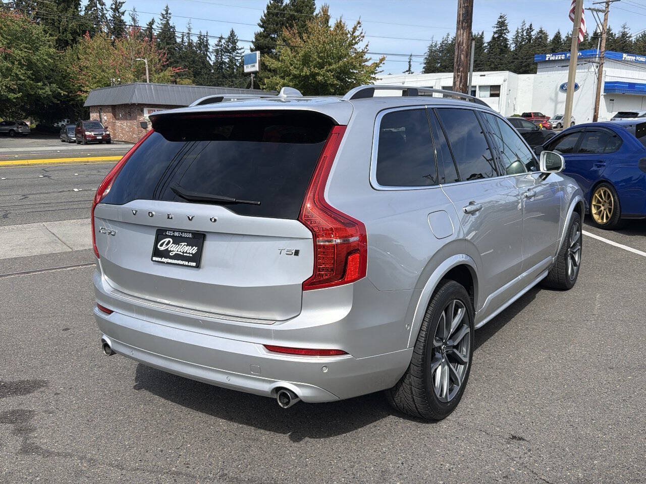 Used 2018 Volvo XC90 T5 Momentum w/ Convenience Package AWD/4WD image 9