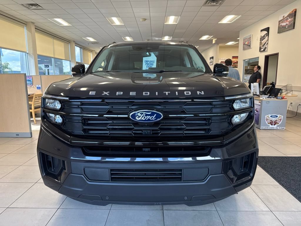 New 2026 Ford Expedition Active AWD/4WD image 2